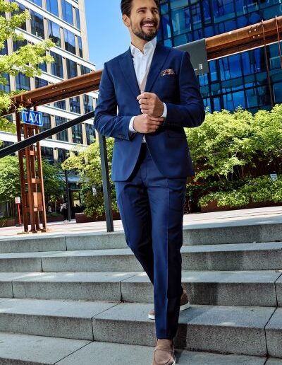 granatowy-garnitur-meski