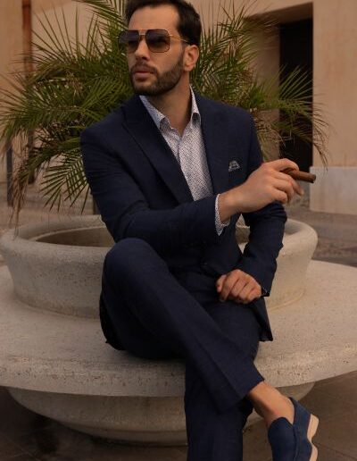 granatowy-garnitur-meski-wzor-melanz